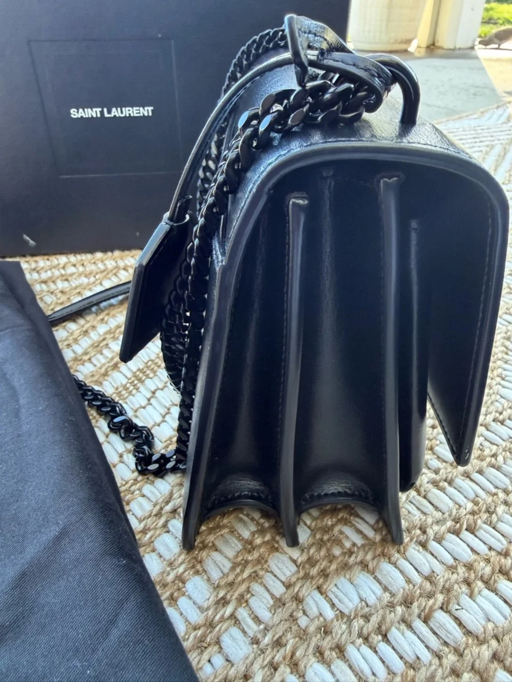 Saint Laurent Black Leather Flap Crossbody with Logo Chain - Picture 4 of 5